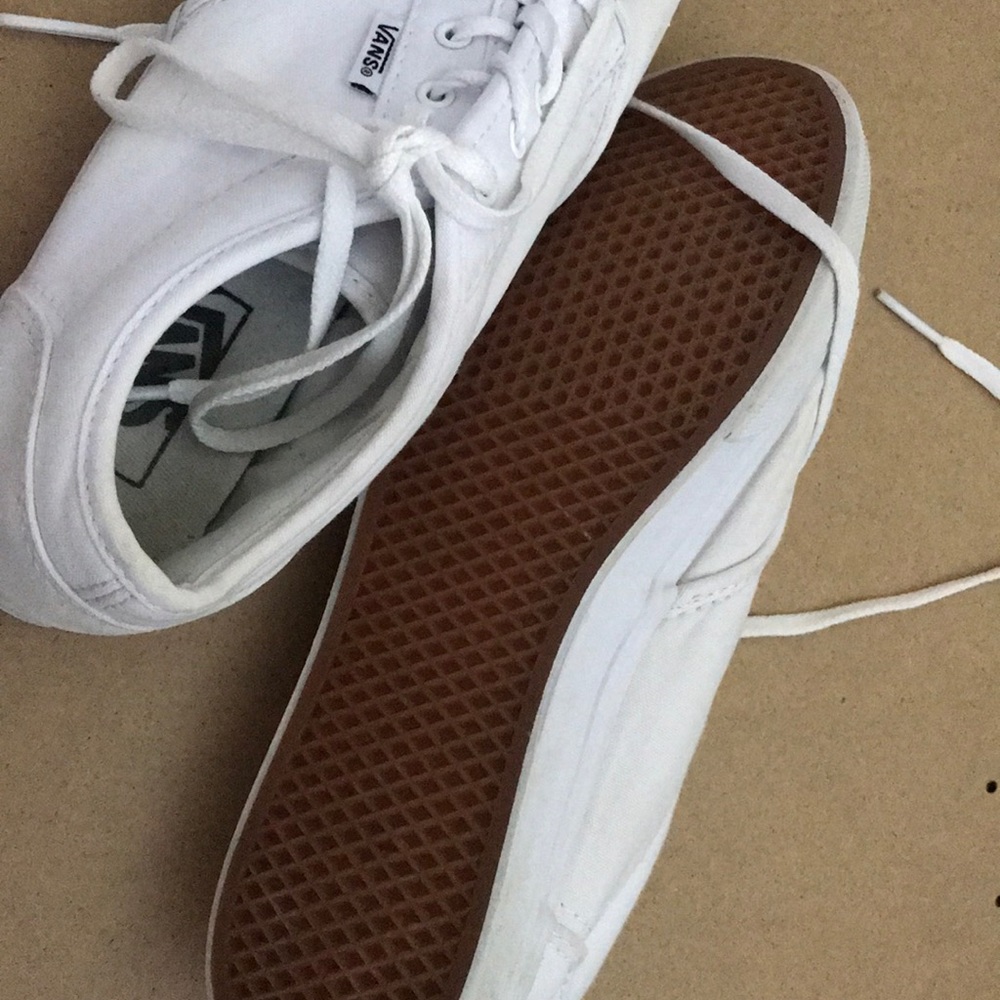 Vans - Picture 2 of 4